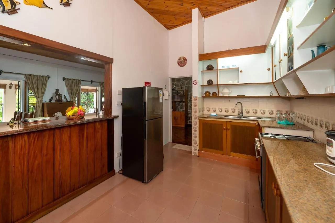 Janes' Serenity Guesthouse Anse a La Mouche 3*,