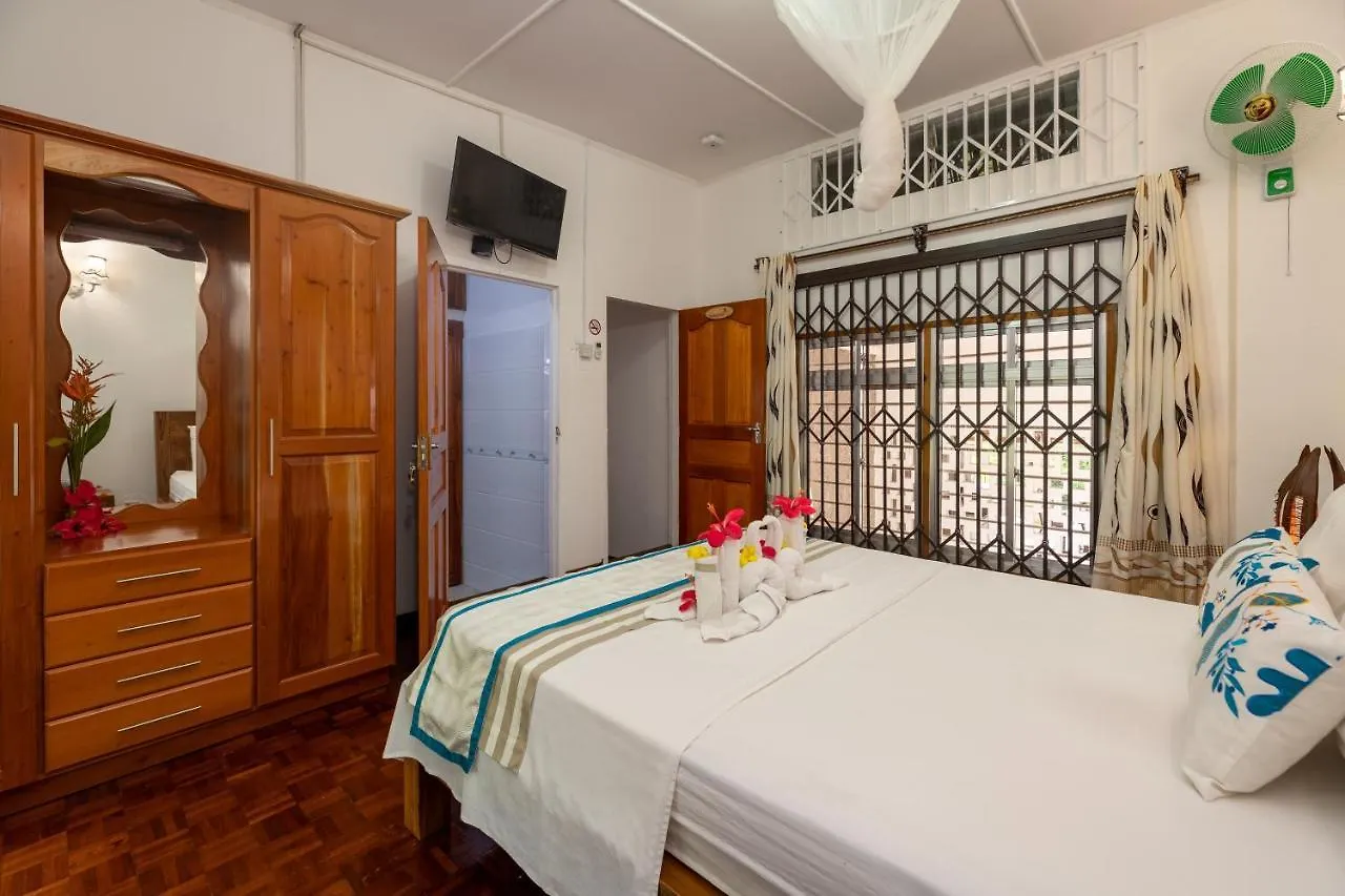 Guest house Janes' Serenity Guesthouse Anse a La Mouche