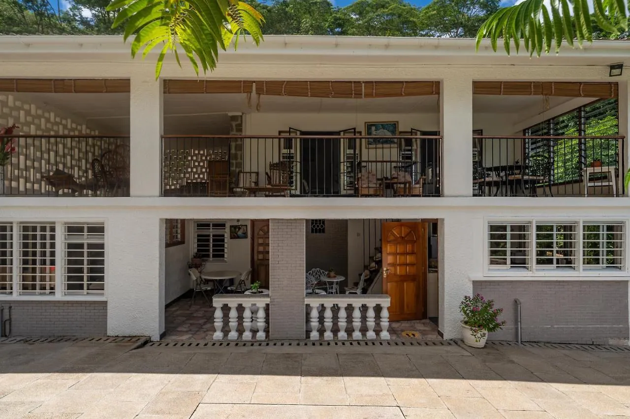 Janes' Serenity Guesthouse Anse a La Mouche Guest house