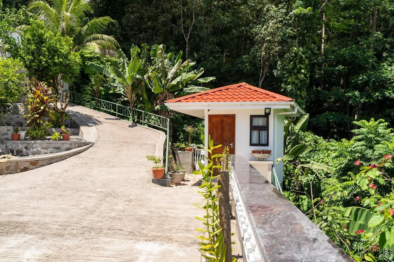 *** Penzion Janes' Serenity Guesthouse Anse a La Mouche Seychely