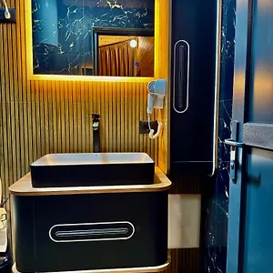 https://hotel-krojet-e-rrogamit.albaniahotels.org