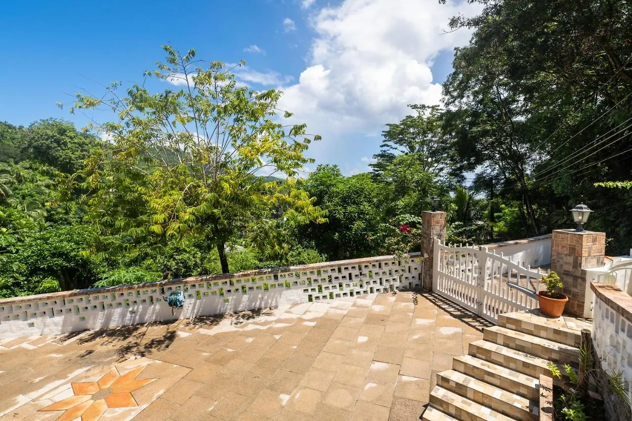Janes' Serenity Guesthouse Anse a La Mouche 招待所